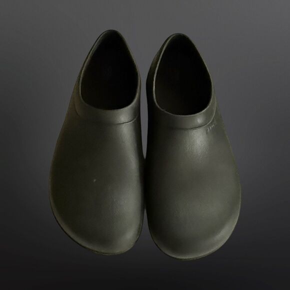 Men’s Crocs On The Clock Solid Black Clogs Loafers Size 12 - Picture 2 of 10